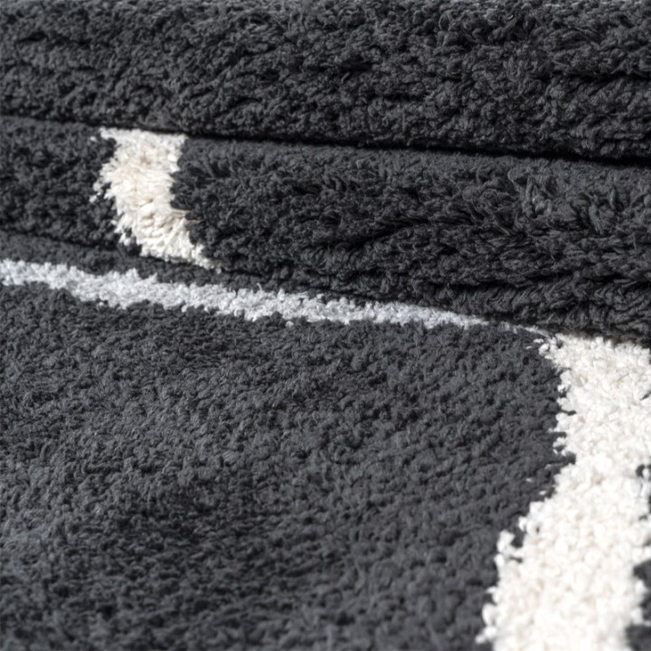 Cruz Rug 01 Black - J&B Furniture