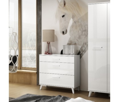 "White Chest of Drawers"