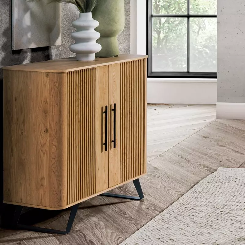 "sideboard"