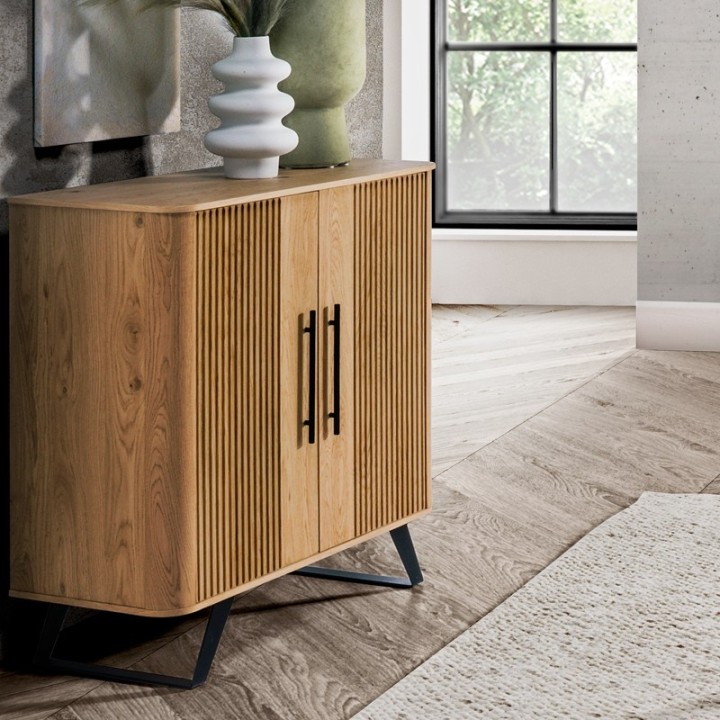 "sideboard"