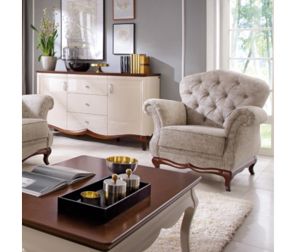 Milano Armchair – Sleek and...