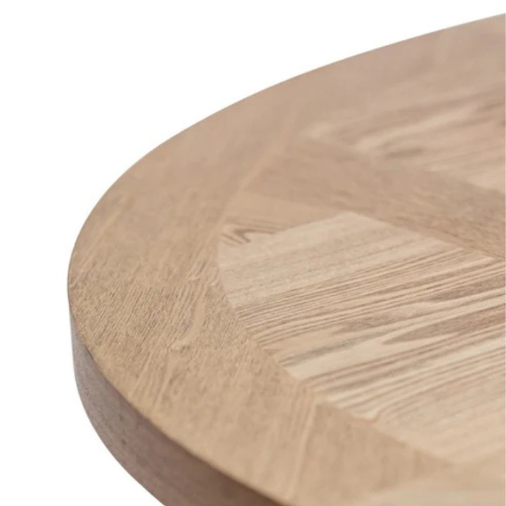 round dining table