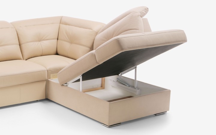 corner sofa wtih storage