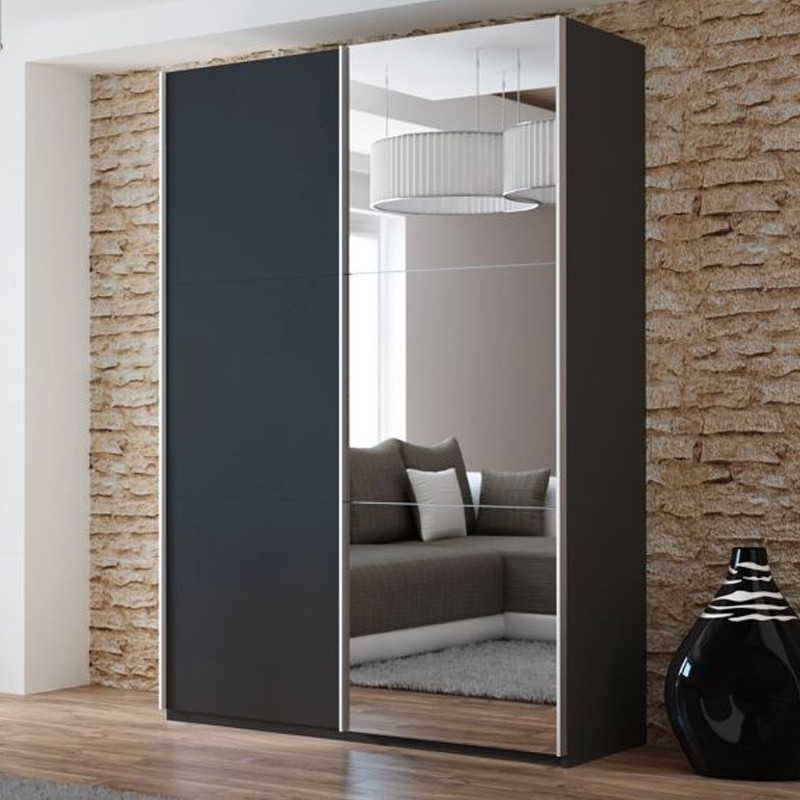 "sliding wardrobe"